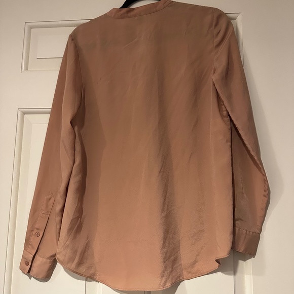 Anne Klein Peach Button-Up Blouse in size small (Like New!) - Picture 2 of 3